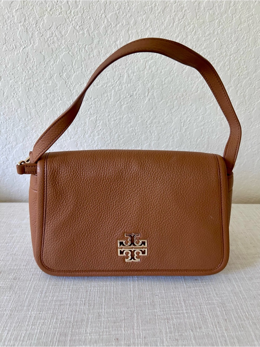 SOLD!! Tory Burch Britten Shoulder Bag - Picture 3 of 9